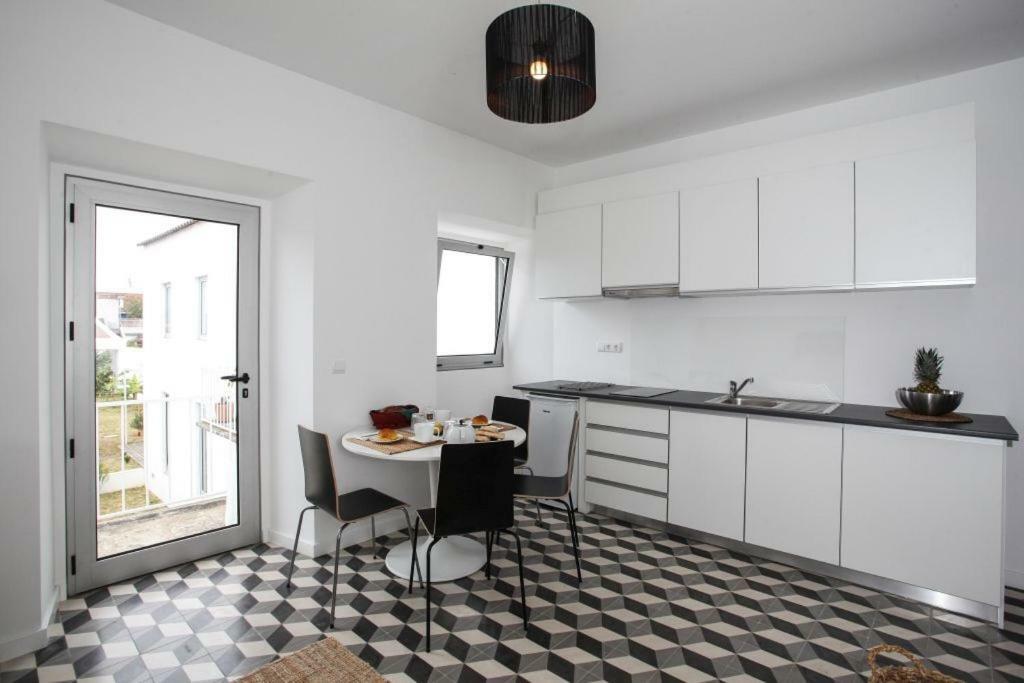 Place Of Moments Urban-Suites Πόντα Ντελγκάντα Εξωτερικό φωτογραφία