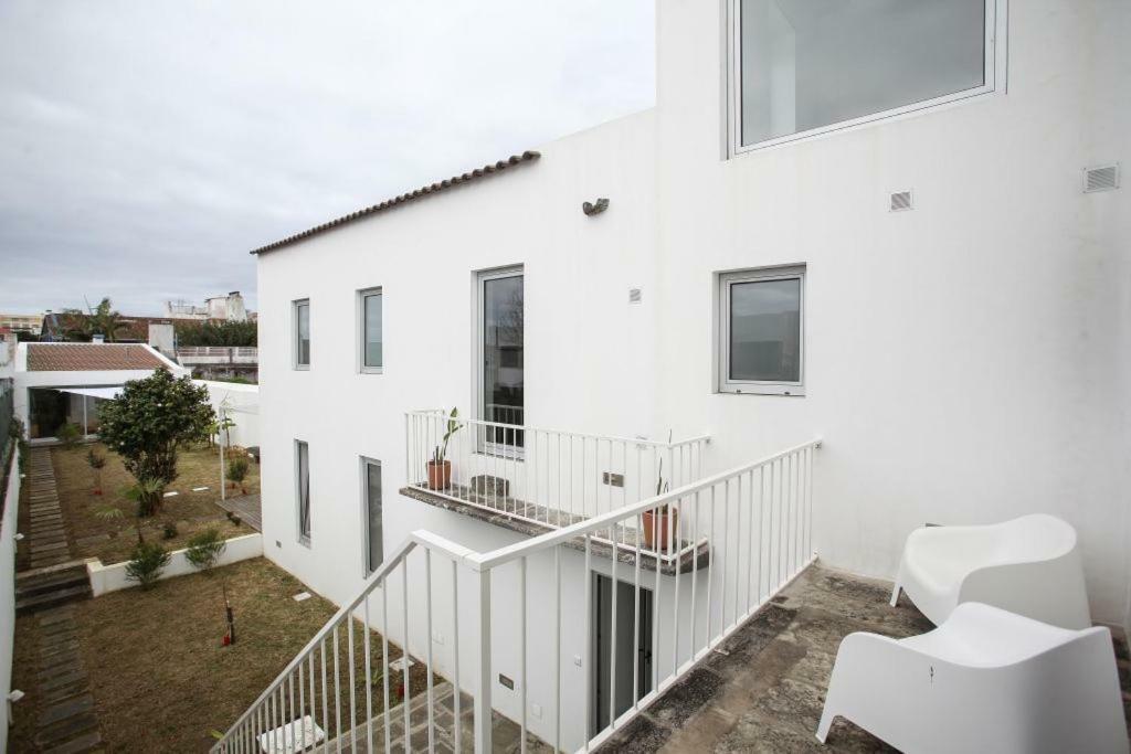 Place Of Moments Urban-Suites Πόντα Ντελγκάντα Εξωτερικό φωτογραφία
